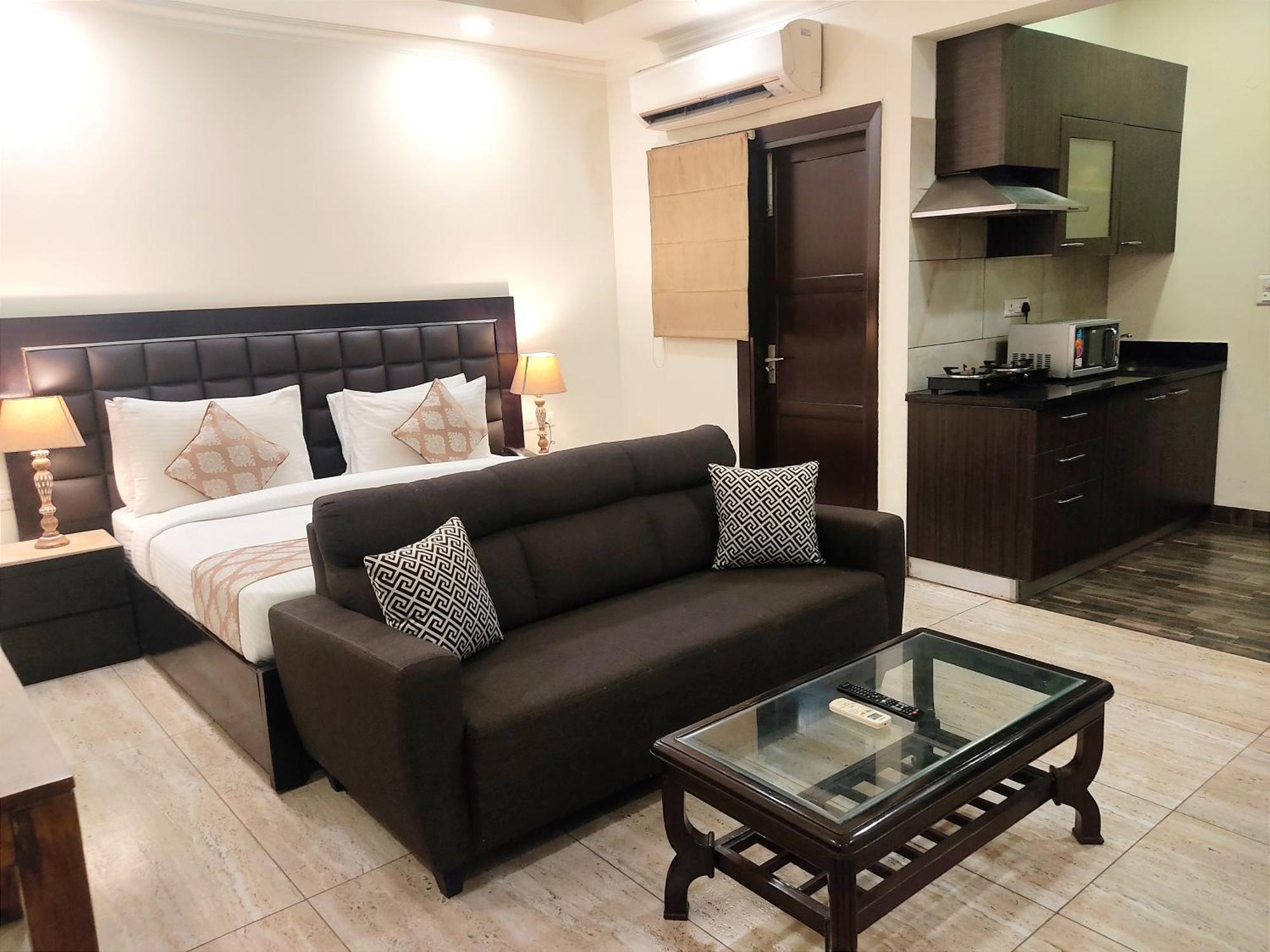 When In Gurgaon - Artemis Hospital 1 Min Walk, Fortis & Medanta 4 Mins Drive Ngoại thất bức ảnh