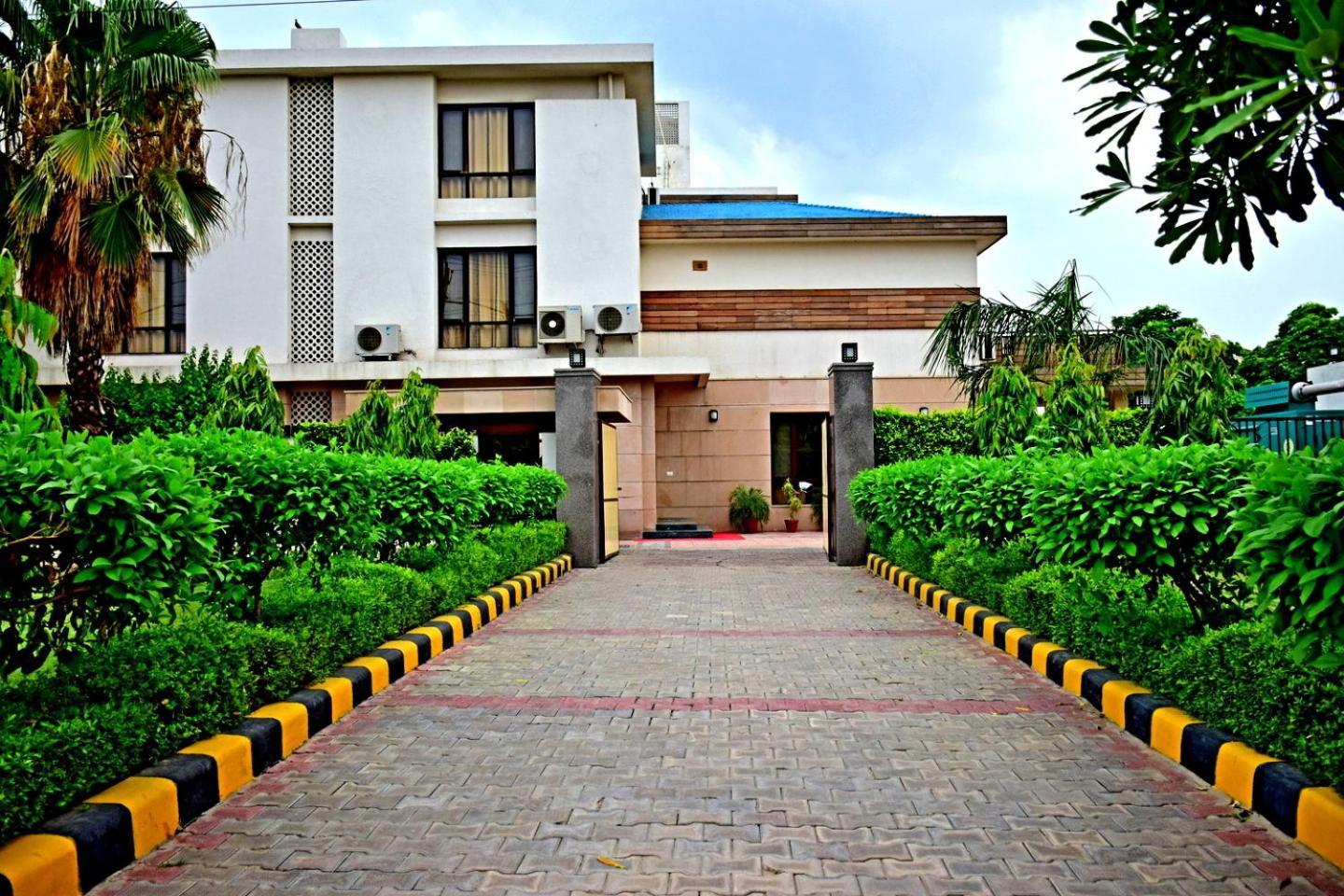 When In Gurgaon - Artemis Hospital 1 Min Walk, Fortis & Medanta 4 Mins Drive Ngoại thất bức ảnh