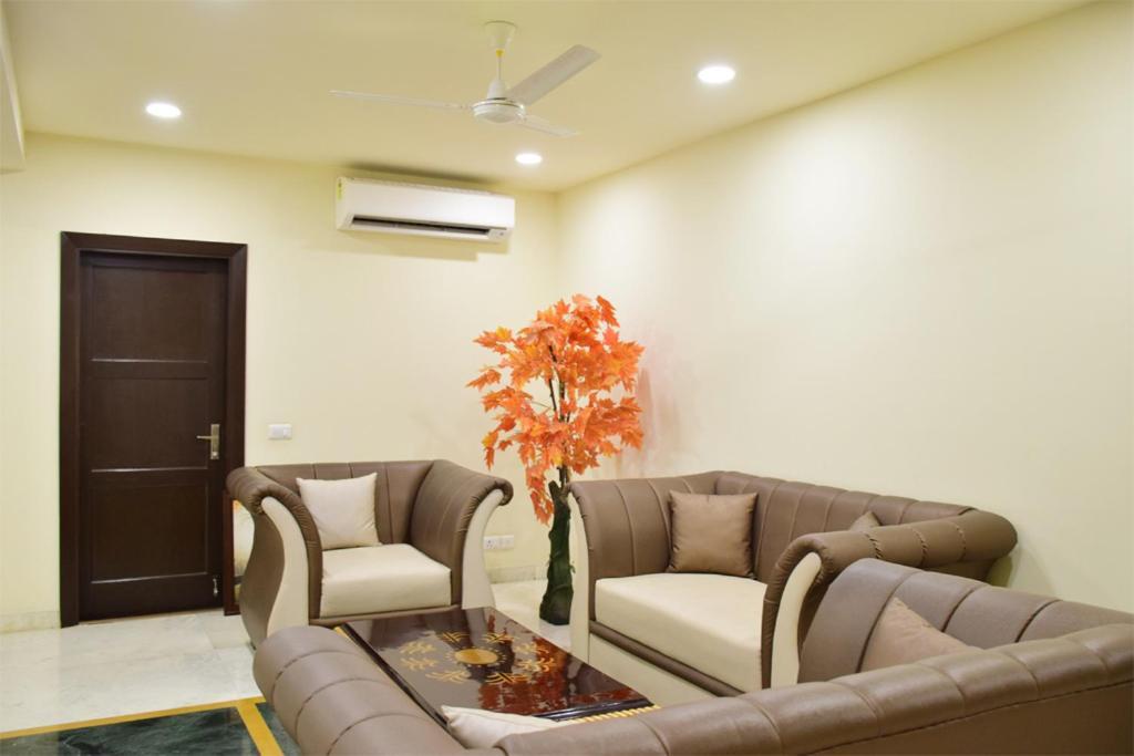 When In Gurgaon - Artemis Hospital 1 Min Walk, Fortis & Medanta 4 Mins Drive Ngoại thất bức ảnh